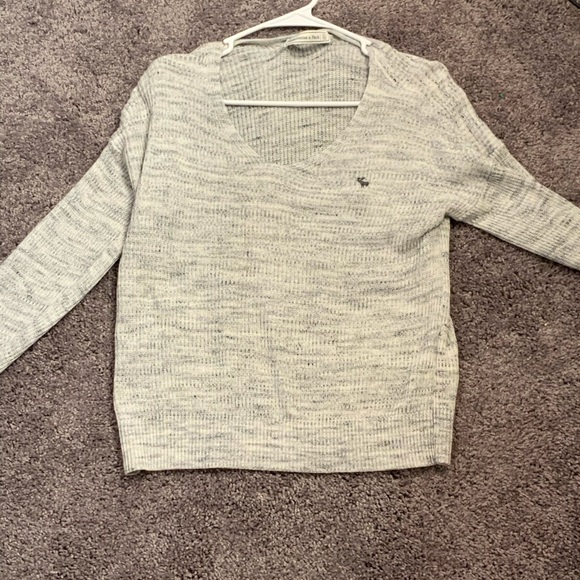 Sweater - Picture 1 of 7